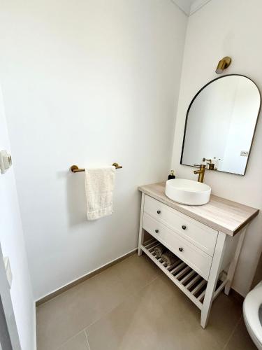Bilik mandi di Cleo Residence 4 Ghiroda