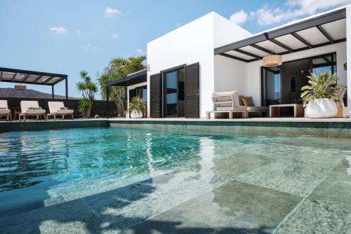 Luxurious Villa Acebo 4 bed 4 bath Private pool