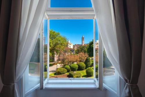 AAA Apartments & Rooms with FREE PARKING