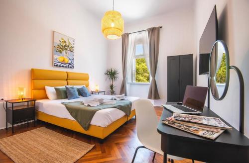 AAA Apartments & Rooms with free parking
