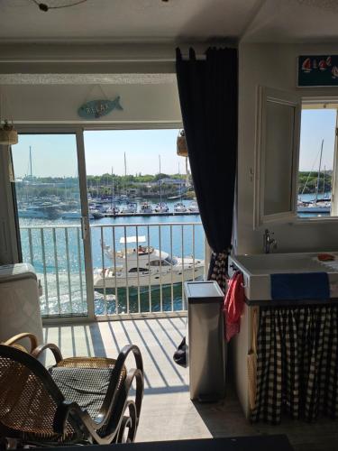 La Cabane vue mer et port