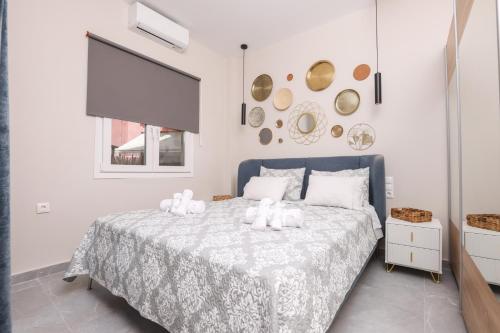 Athena's Corner-Garitsa Serenity