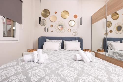 Athena's Corner-Garitsa Serenity