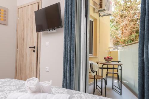 Athena's Corner-Garitsa Serenity