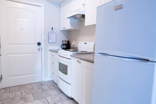 Gallery image of RiversTail Retreat Pet-Friendly and Steps to The Lake in Harrison Hot Springs