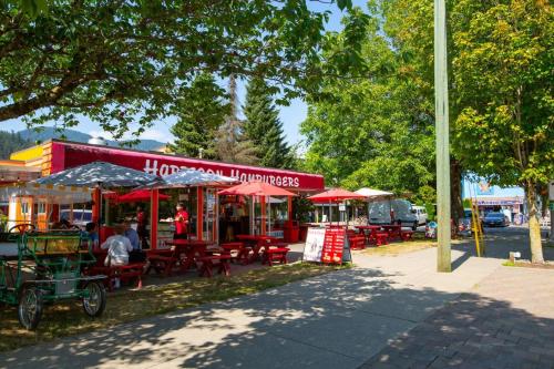 Galería fotográfica de The Driftwalk Walkable to Beach en Harrison Hot Springs