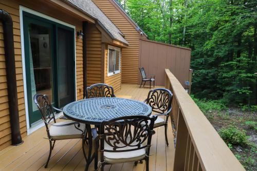 Photo de la galerie de l'établissement Cozy New Hampshire Retreat Near Attitash Mountain, à Bartlett