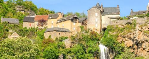 Photo de la galerie de l'établissement La Maison du Griffoul - Chambre bleue, à Salles-la-Source