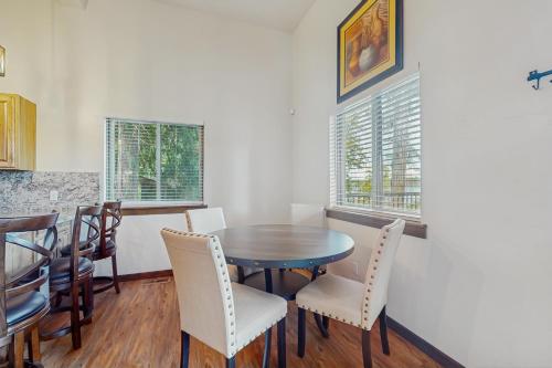 a dining room with a table and chairs at DeJa View in Hayden