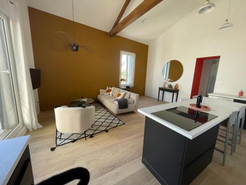 Appartement standing mas en pierre traditionnel