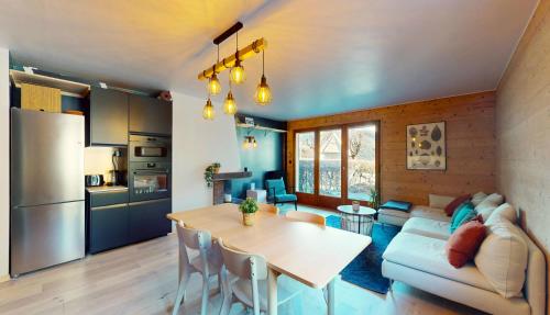 Bright, warm 2BR 2min to gondola, private garden