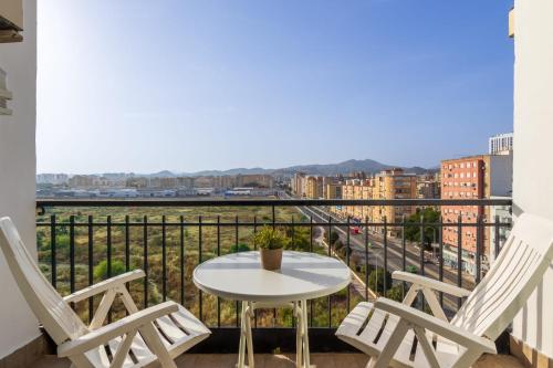 Europa Sur - Pet-Friendly 8th-Floor Apartment for 5 with Balcony, Lift and AC