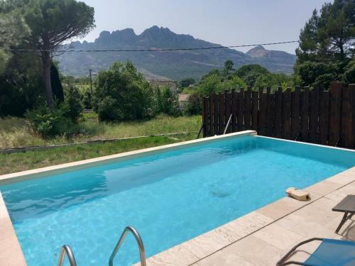 Villa, proche plages, 4 chambres avec piscine privée.
