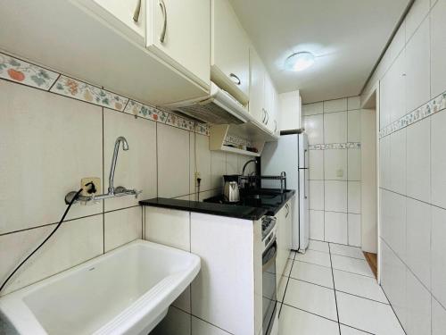 Kuchyň nebo kuchyňský kout v ubytování Solar dos Alpes, apto com Lareira em Canela