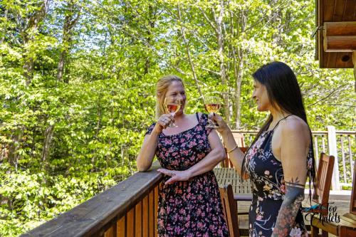 Clientes alojados en Log Cabin Hot tub near Tremblant