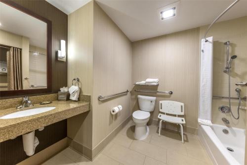 Koupelna v ubytování Best Western Plus Truckee-Tahoe Hotel
