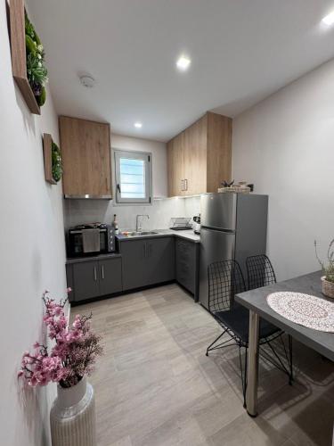 Stauroula & Thomas homes