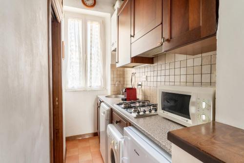 Domus Leopardo, Typical Trastevere Flat in Center