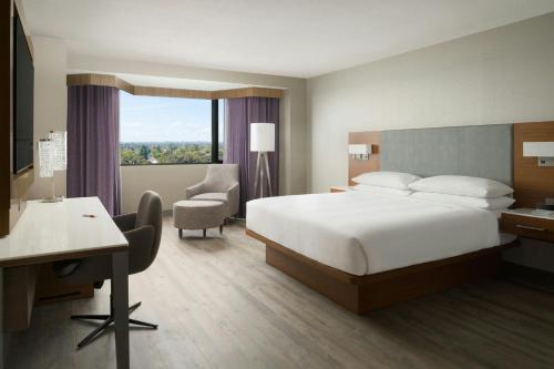 Postel nebo postele na pokoji v ubytování Sacramento Marriott Rancho Cordova