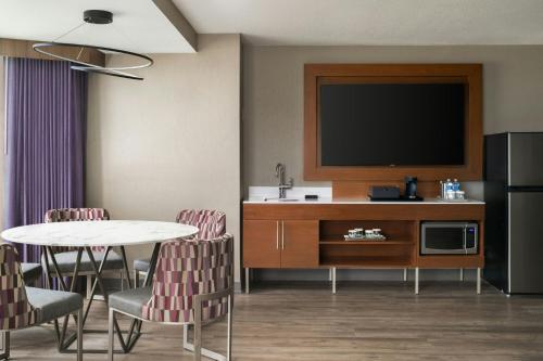 Kuchyň nebo kuchyňský kout v ubytování Sacramento Marriott Rancho Cordova