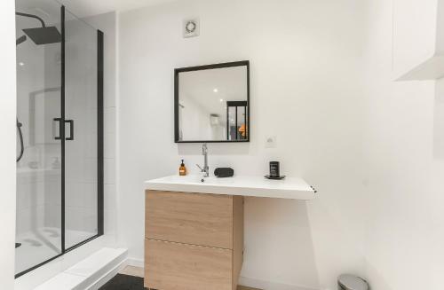 Photo de la galerie de l'établissement Le vélo - Cité 500m, parking public gratuit 200m, WIFI, ménage inclus - free car park 200m, à Carcassonne