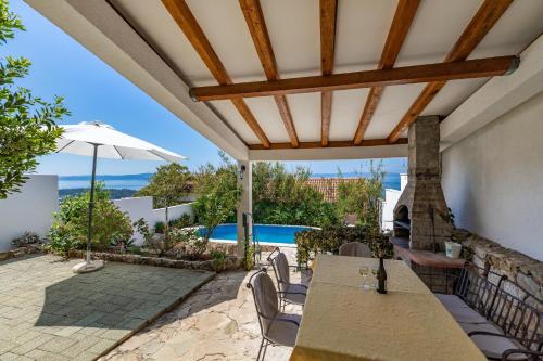 Family friendly house with a swimming pool Makarska - 23571