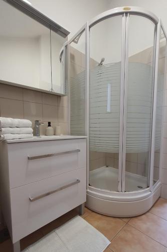 Apartments by the sea Sparadici, Sibenik - 24420