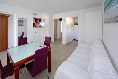 Apartments with parking space Pag - 24714
