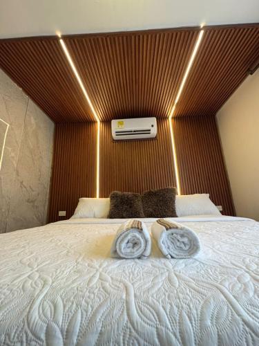 Postel nebo postele na pokoji v ubytování Habitaciones luxury baru