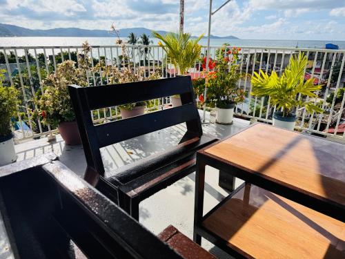Gallery image of Cozy 1BR Unit with Full Bathroom,Kitchen, Wifi at Sonia's Island Stay in Virac