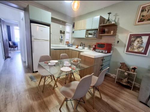 Η κουζίνα ή μικρή κουζίνα στο LOFT Encantador no Portinho, Cabo Frio - RJ