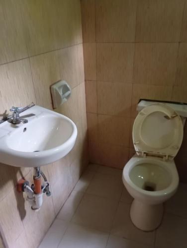 Koupelna v ubytování Affordable and Simple Homestay