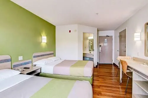 Super 8 by Wyndham Aurora East in Centennial