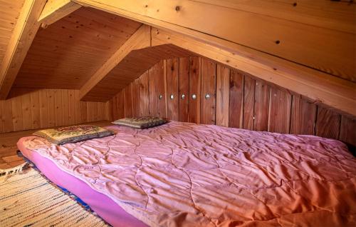 Ένα ή περισσότερα κρεβάτια σε δωμάτιο στο 2 Bedroom Awesome Home In Choczewo