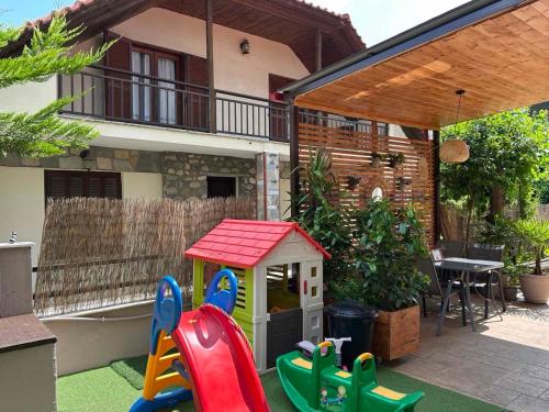 Ảnh trong thư viện ảnh của Evgenia & Zoe Apartments ở Nea Vrasna