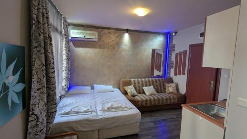 Compact studio with an indoor pool near Cacao Beach by Flаt Manаger