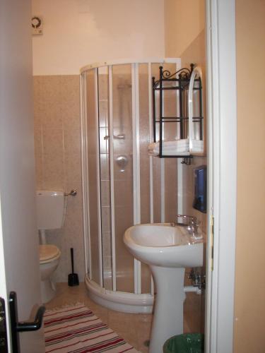 Un baño de Albergo Sangrilà