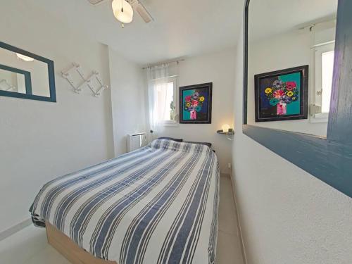 Photo de la galerie de l'établissement Charmant T2 Cabine, 4 pers, proche plage La Londe - FR-1-826-15, à La Londe-les-Maures