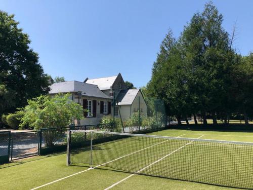 Petit manoir av court de tennis