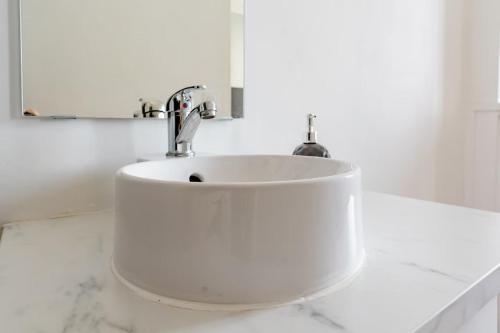 Superbe chambre privée avec douche proche gare TGV
