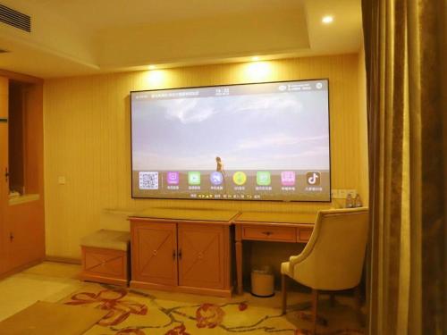 TV o dispositivi per l'intrattenimento presso Vienna 3 Best Hotel Shenzhen Bantian Guangya Park Metro Station