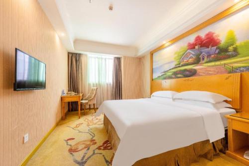 TV o dispositivi per l'intrattenimento presso Vienna 3 Best Hotel Shenzhen Bantian Guangya Park Metro Station