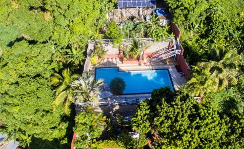 Kolam renang di atau dekat dengan La Colombine Appart'Hôtel