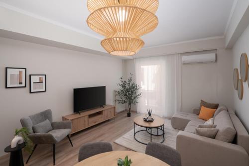 Spacious Luxury Apartment Near Piraeus Port