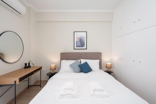 Spacious Luxury Apartment Near Piraeus Port
