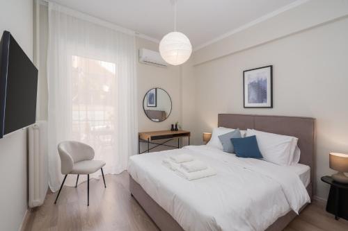 Spacious Luxury Apartment Near Piraeus Port