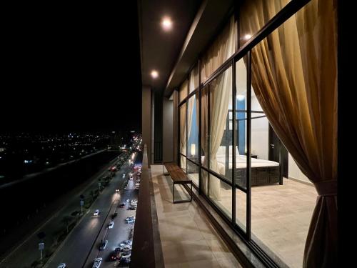 Балкон или терраса в 3BHK Serenity Suite By Skypark One