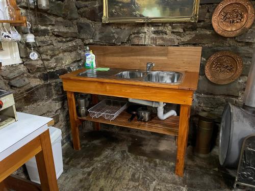 Fotografie z fotogalerie ubytování Rustic miners cabin v destinaci Faraday