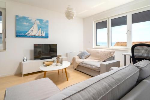 Amazing KASJUNI BEACH Residence with Garrage