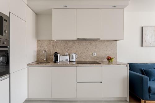 Bright Ajuda Apartment, 2 Bedrooms & AC